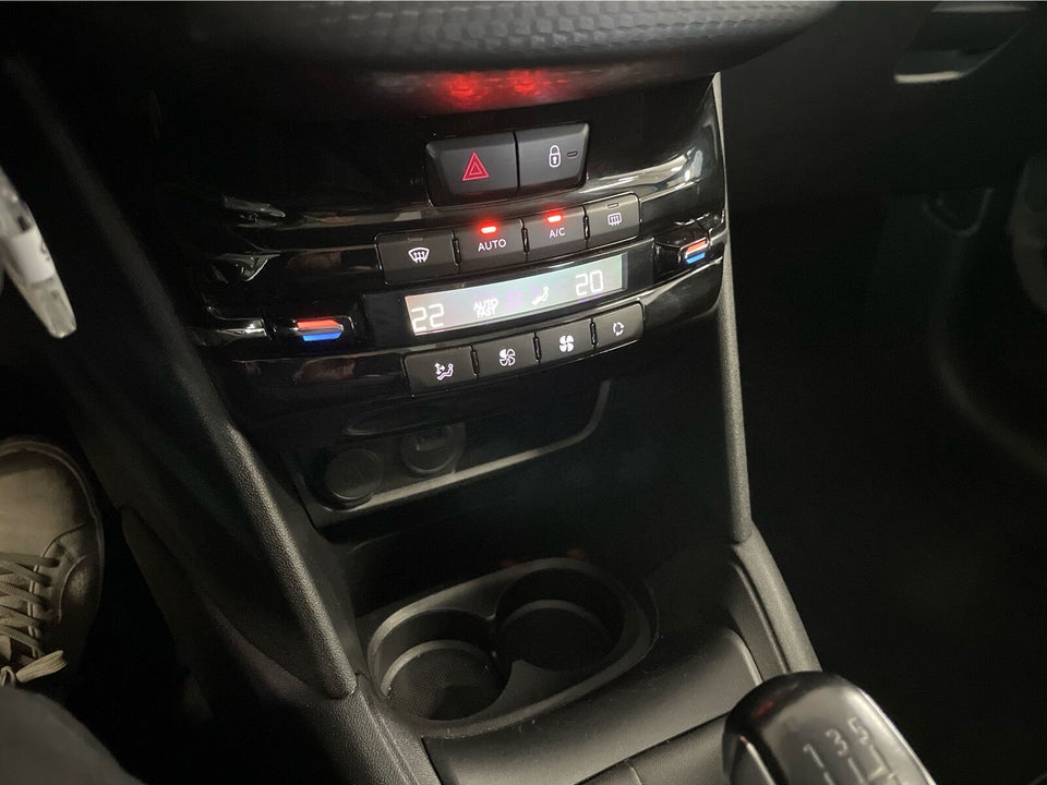 Peugeot 208 1,5 BlueHDi 100 Prestige 5d