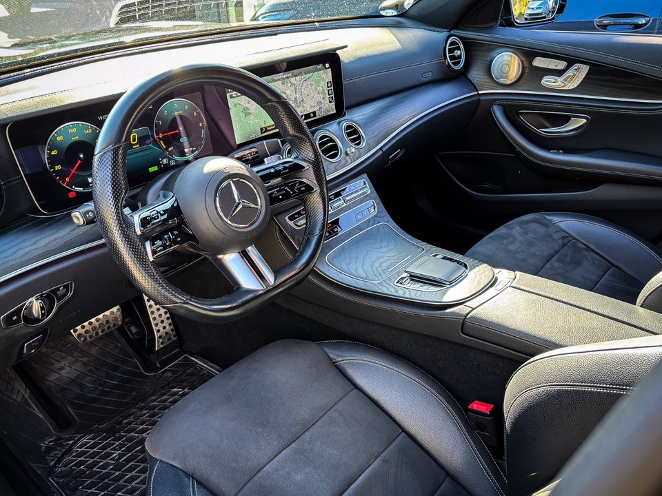 Mercedes E300 de 2,0 AMG Line stc. aut. 4Matic 5d