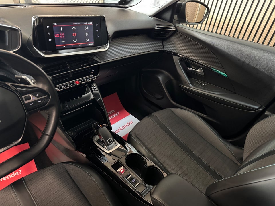 Peugeot 2008 1,2 PureTech 130 Selection Tech EAT8 5d