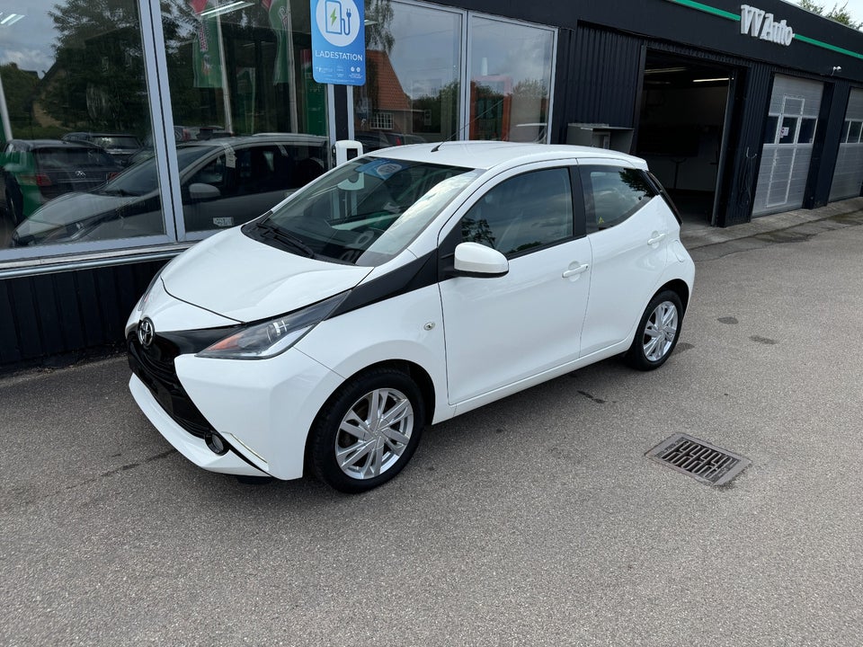 Toyota Aygo 1,0 VVT-i x-touch 5d