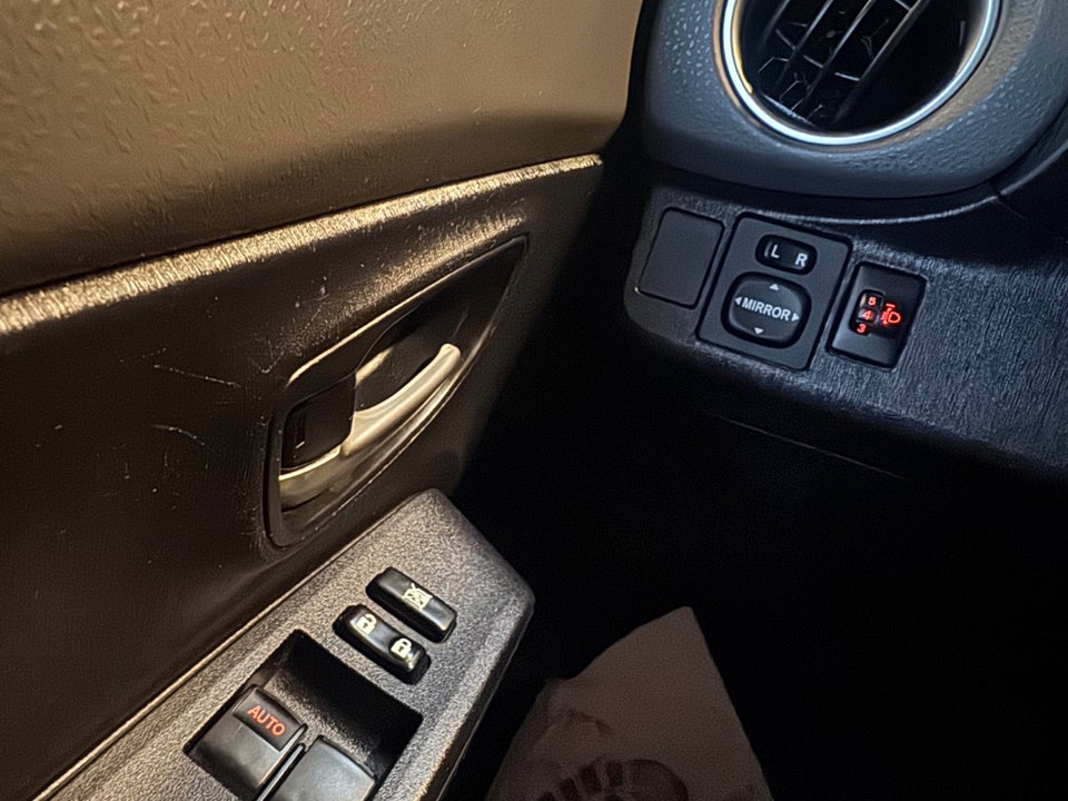 Toyota Yaris 1,0 VVT-i T2 Touch 5d