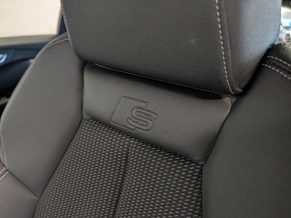 Audi Q4 e-tron 45 S-line 5d