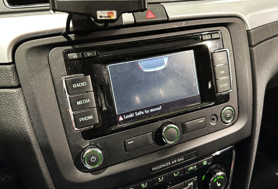 Skoda Superb 2,0 TDi 140 Elegance Combi 5d