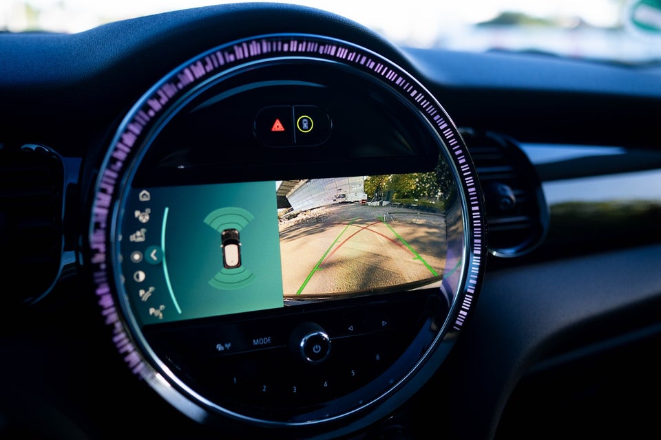 MINI Cooper SE Essential 3d