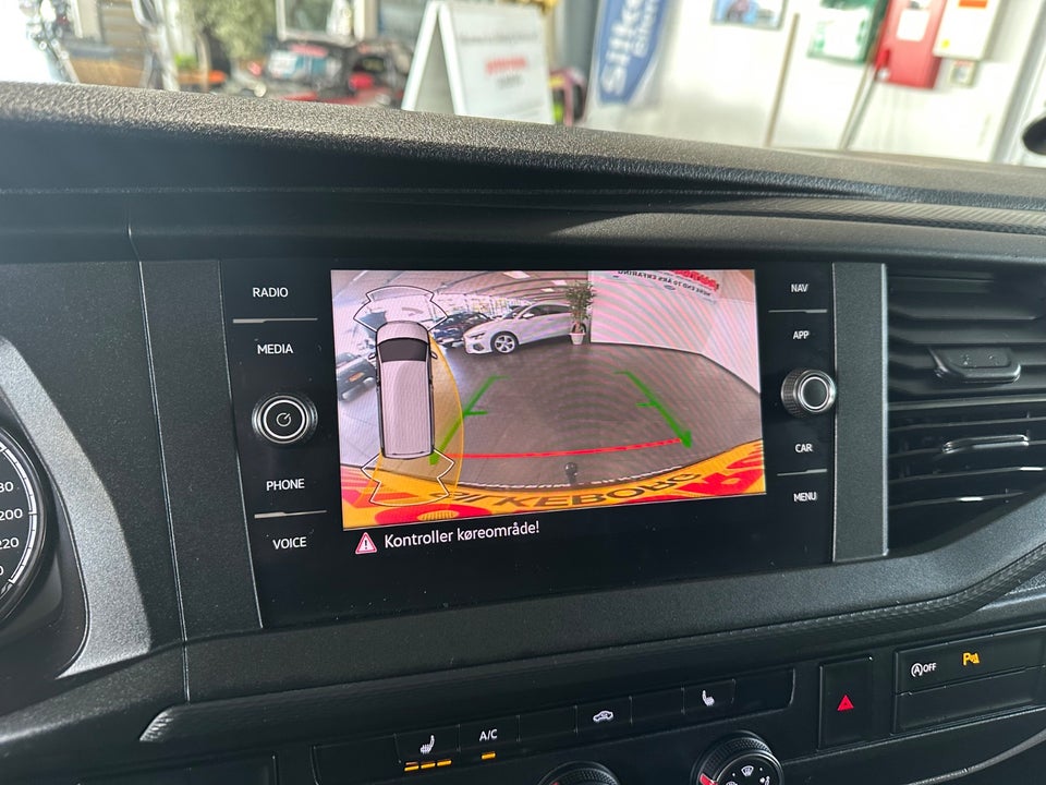 VW Transporter 2,0 TDi 150 Kassevogn DSG kort