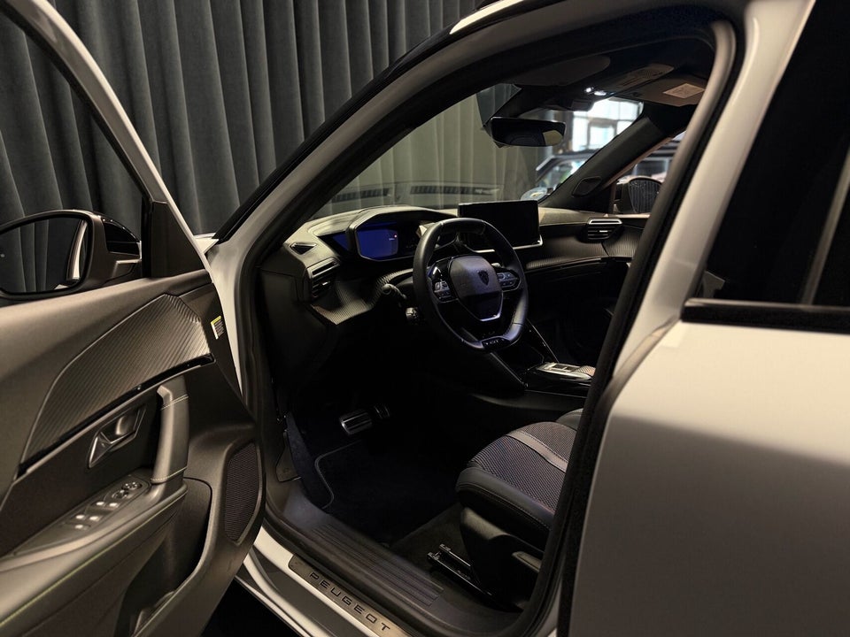 Peugeot e-2008 50 GT 5d