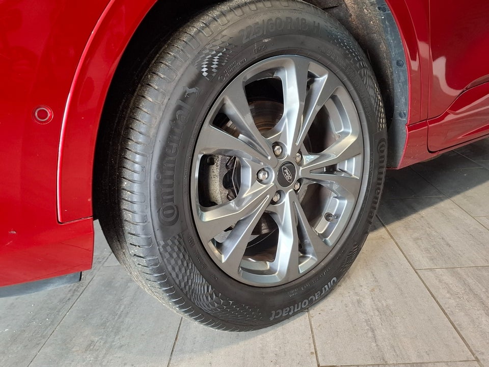 Ford Kuga 2,5 PHEV ST-Line CVT 5d