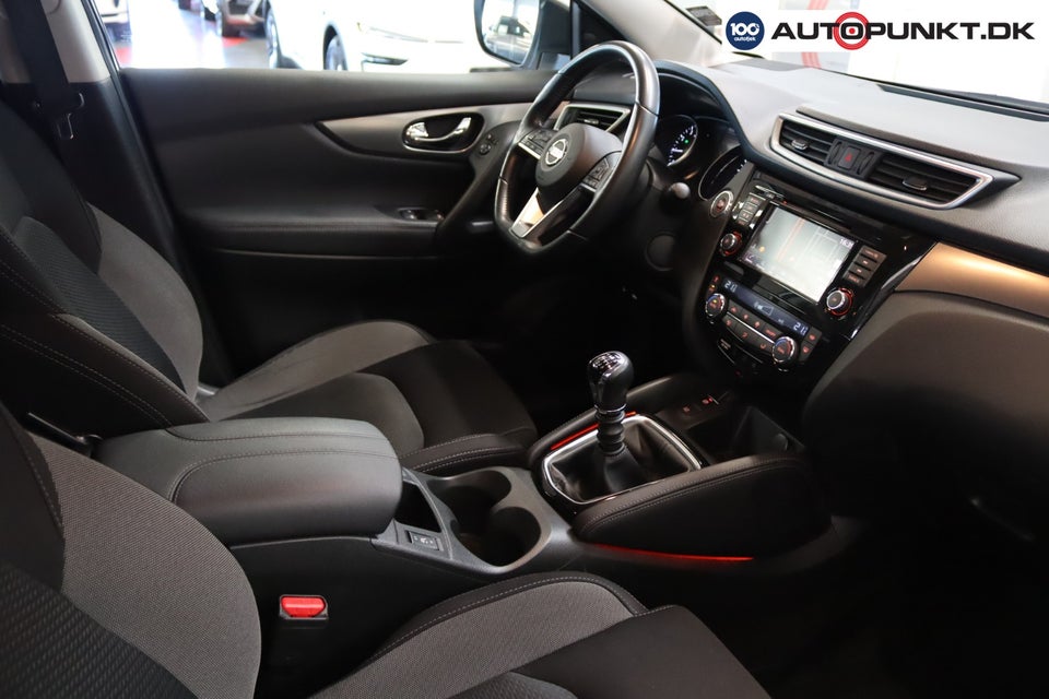 Nissan Qashqai 1,3 Dig-T 140 N-Connecta 5d
