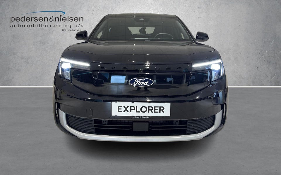 Ford Explorer 82 Premium Extended Range 5d