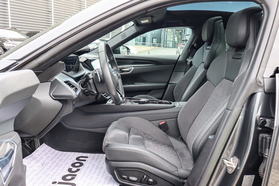 Audi e-tron GT quattro 4d