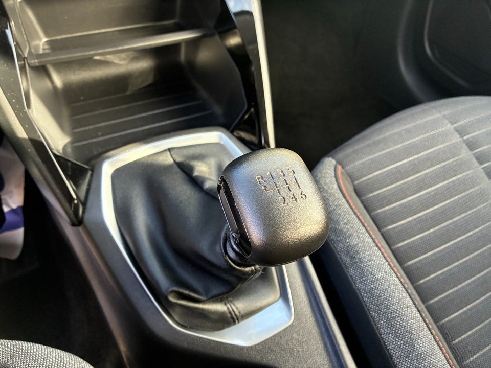 Peugeot 208 1,2 PureTech 100 Active 5d