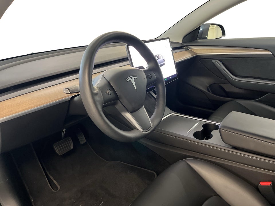 Tesla Model 3 RWD 4d