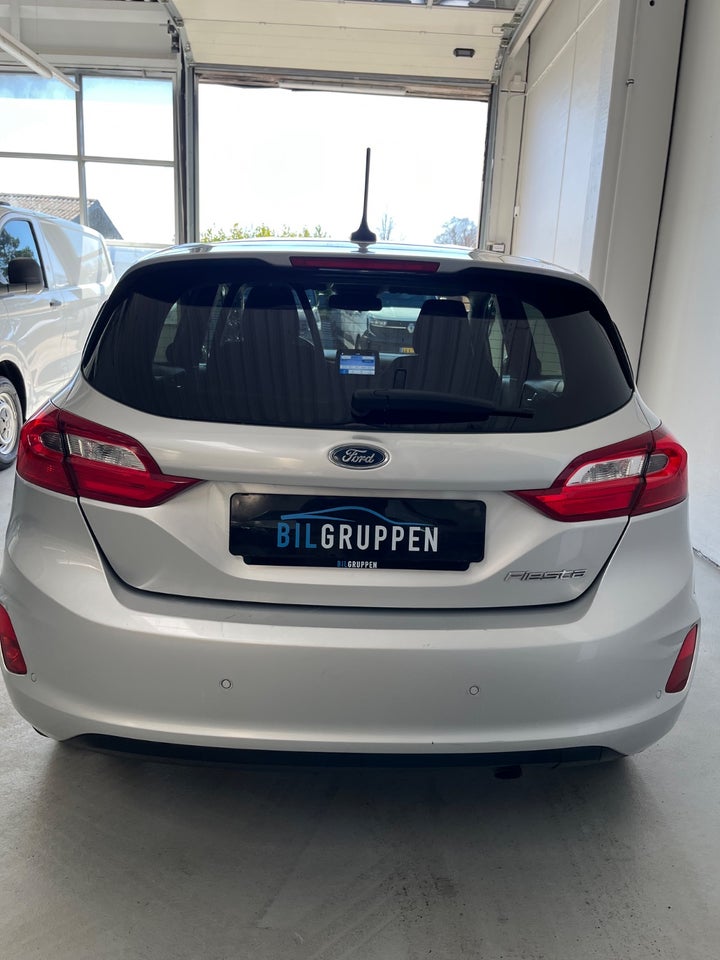 Ford Fiesta 1,0 EcoBoost mHEV Titanium Van 5d