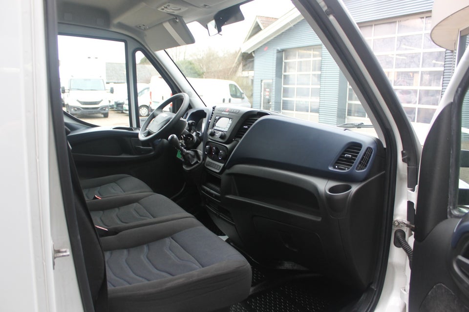 Iveco Daily 2,3 35S14 Alukasse m/lift 2d