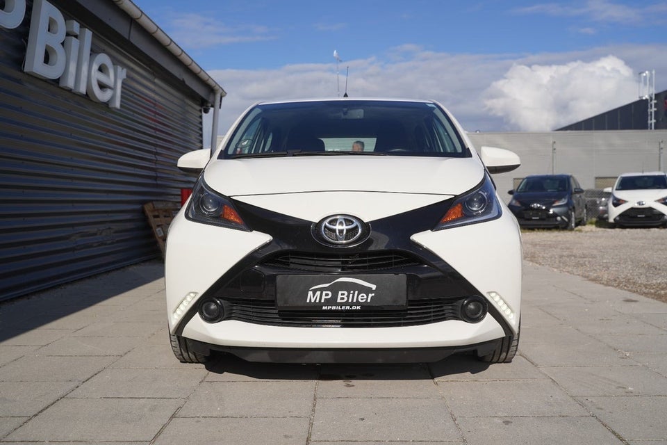 Toyota Aygo 1,0 VVT-i x-play 5d