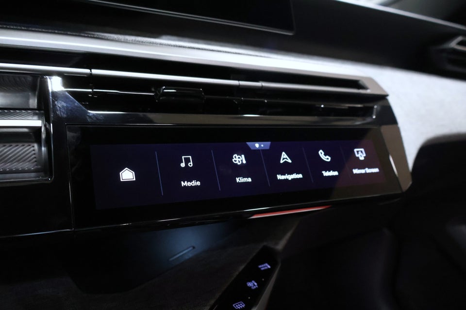 Peugeot e-5008 77 Allure Pack 7prs 5d