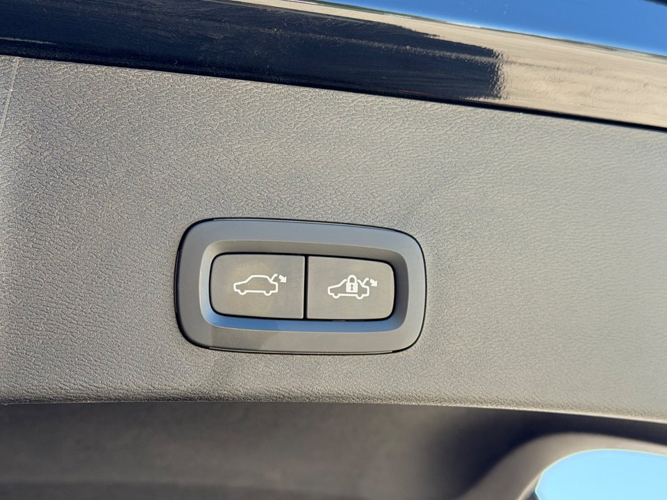 Volvo XC40 ReCharge Extended Range Ultimate 5d