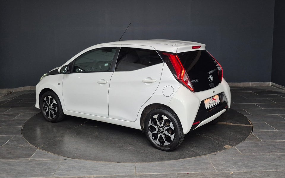 Toyota Aygo 1,0 VVT-i x-press x-shift 5d