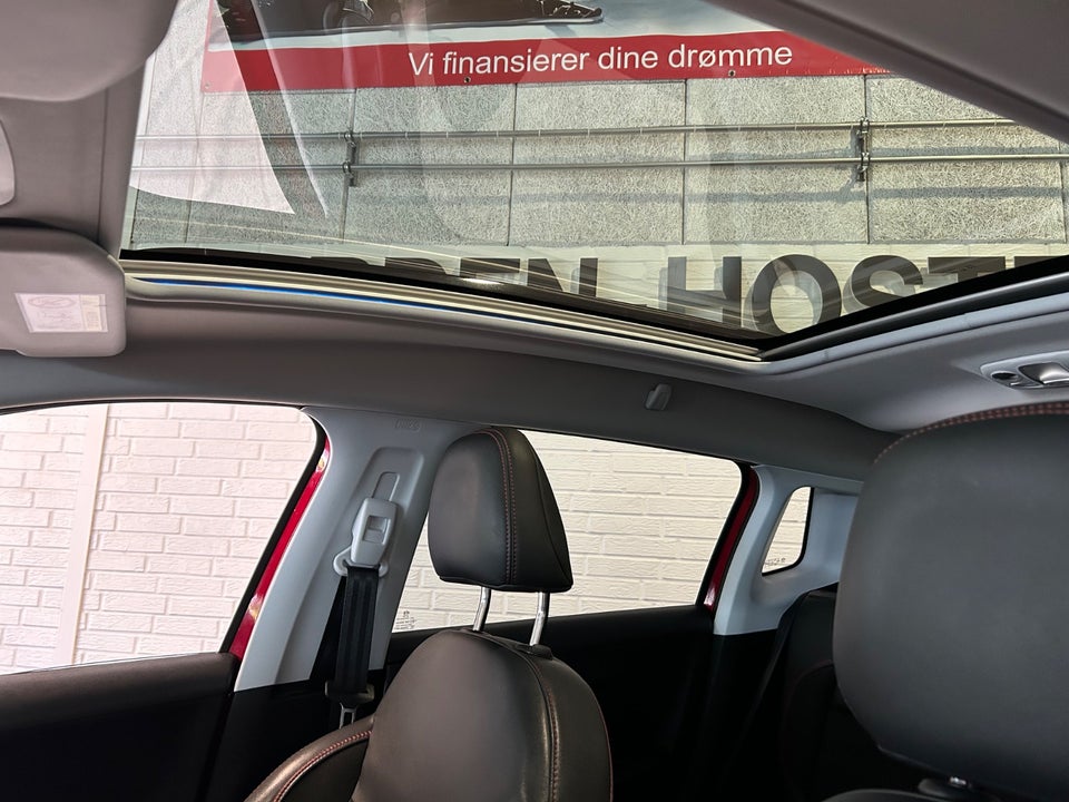 Peugeot 2008 1,6 BlueHDi 100 GT Line Sky 5d