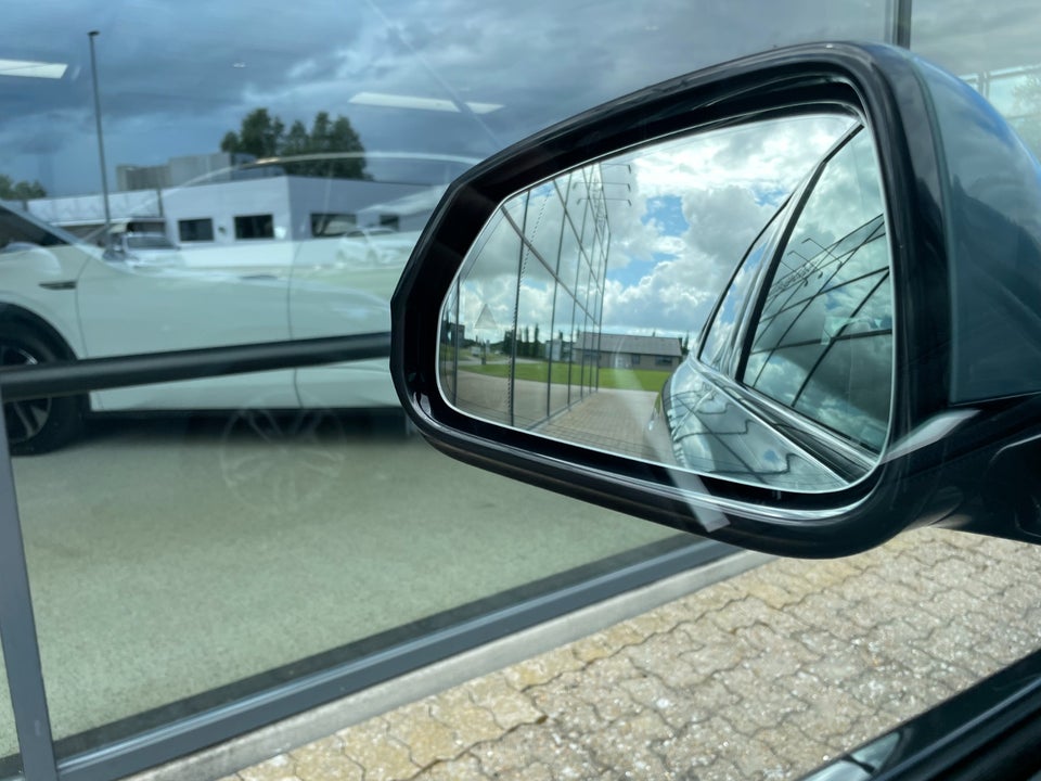 BMW iX1 eDrive20 M-Sport 5d