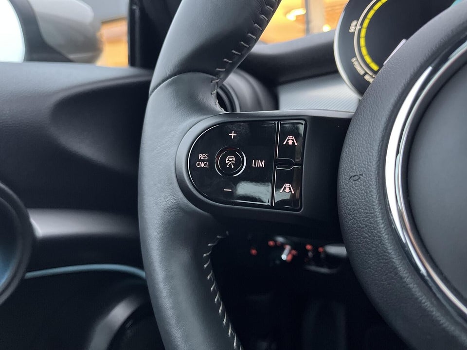 MINI Cooper SE Younique Trim 3d