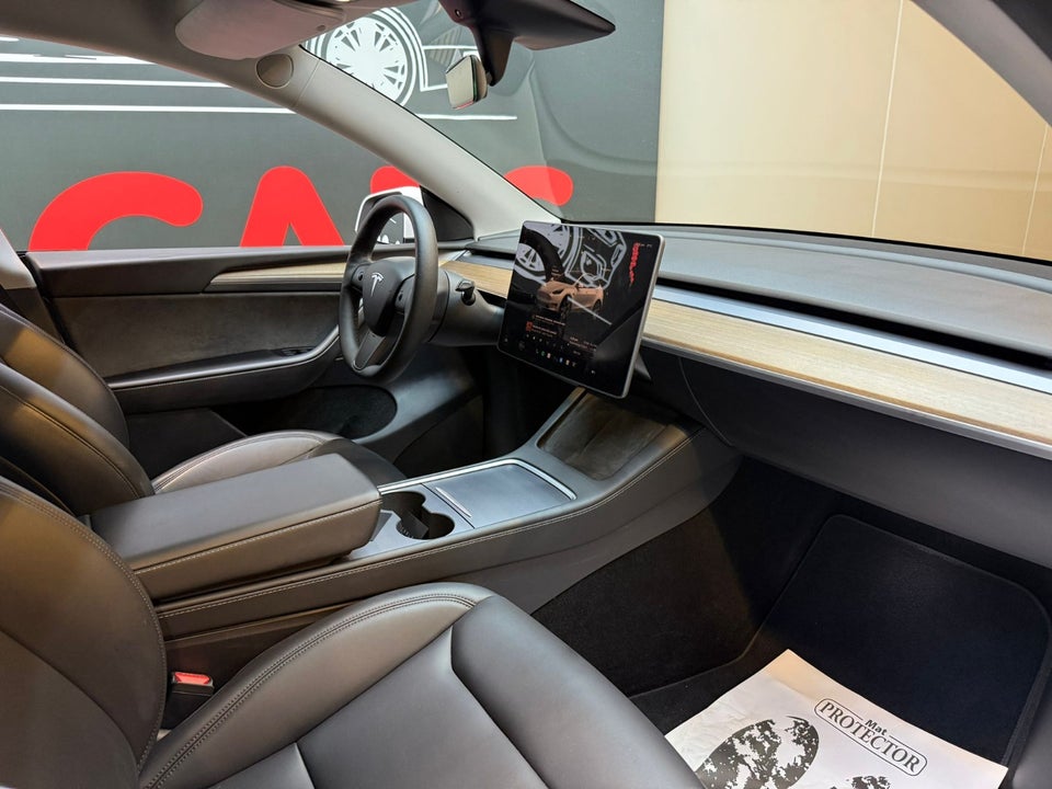 Tesla Model Y Long Range AWD 5d