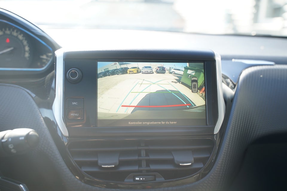 Peugeot 2008 1,2 PureTech 130 Allure Sky 5d