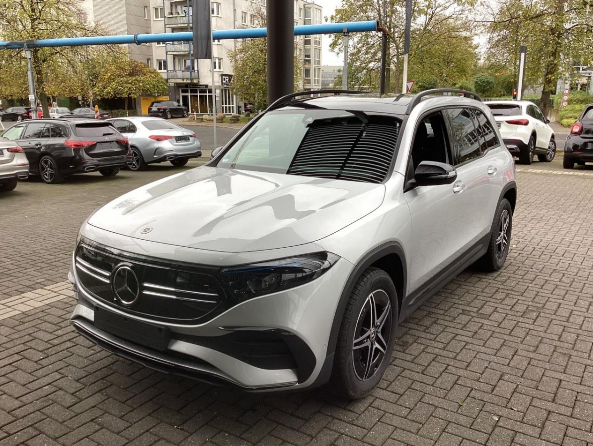 Mercedes EQB250 AMG Line 5d