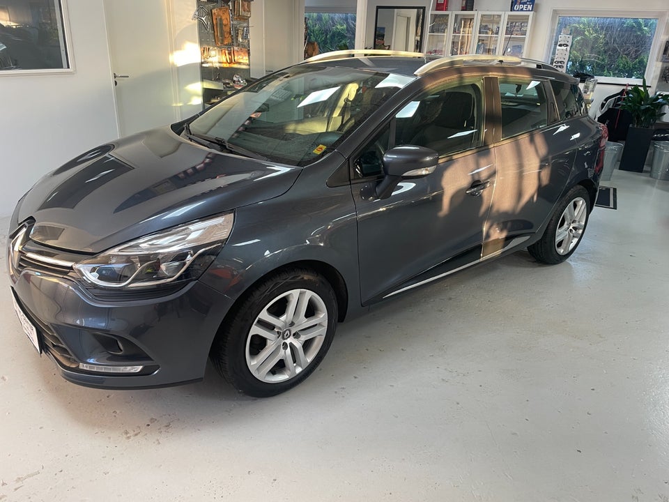 Renault Clio IV 1,5 dCi 90 Zen Sport Tourer 5d