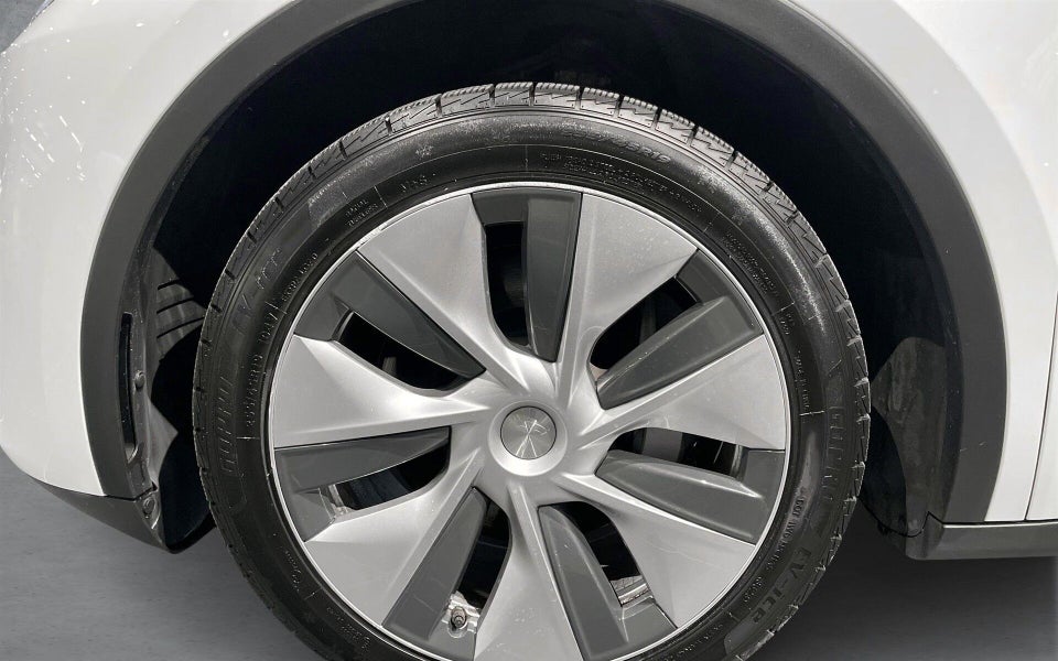 Tesla Model Y RWD 5d