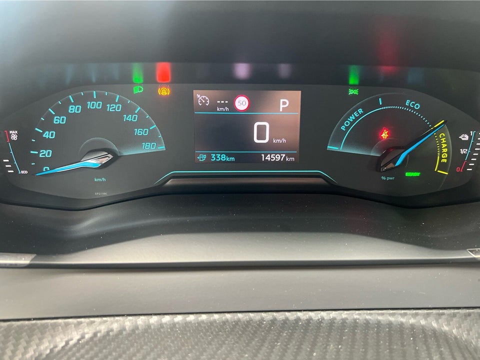 Peugeot e-208 50 Style 5d