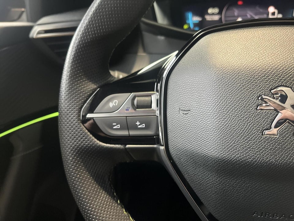 Peugeot e-2008 50 GT 5d