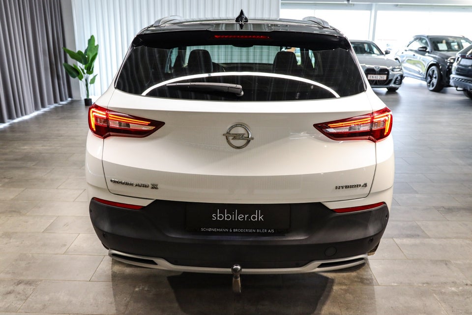 Opel Grandland X 1,6 Hybrid4 Impress aut. 5d