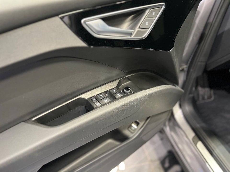 Audi Q4 e-tron 45 S-line 5d