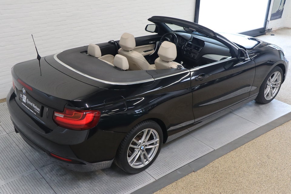 BMW 220d 2,0 Cabriolet aut. 2d