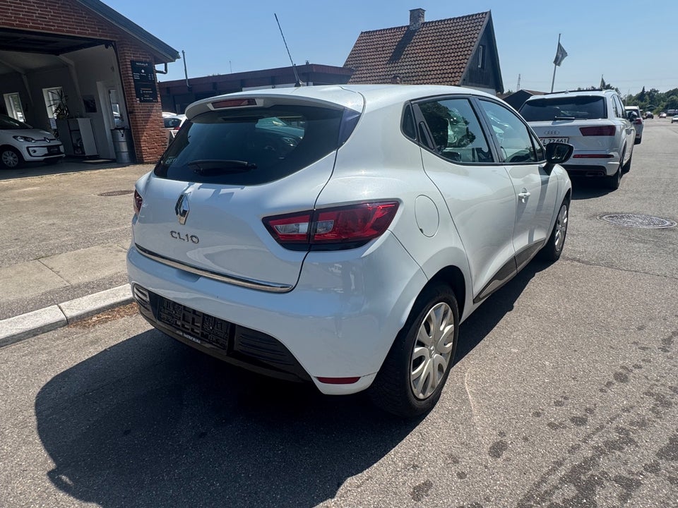 Renault Clio IV 0,9 TCe 90 Expression 5d