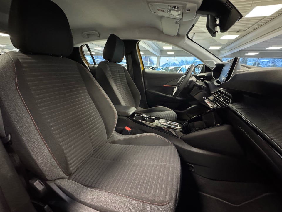 Peugeot e-208 50 Active 5d