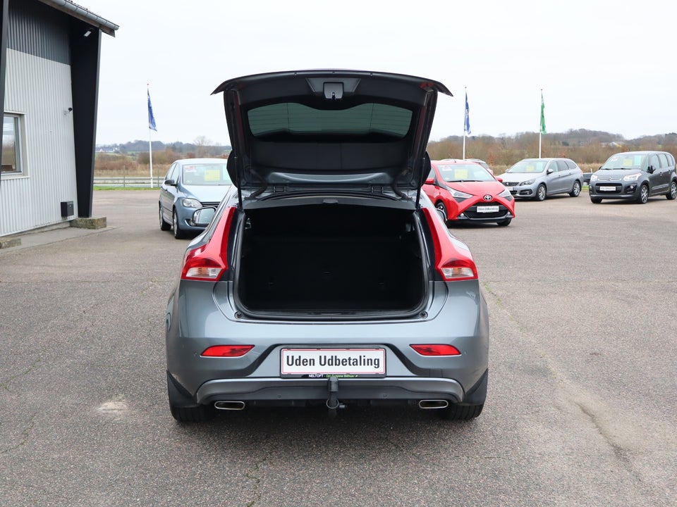 Volvo V40 2,0 D3 150 Momentum aut. 5d