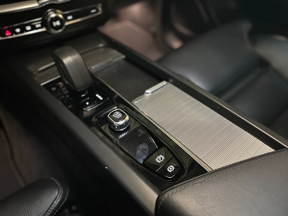 Volvo XC60 2,0 T6 ReCharge Ultimate Bright aut. AWD 5d