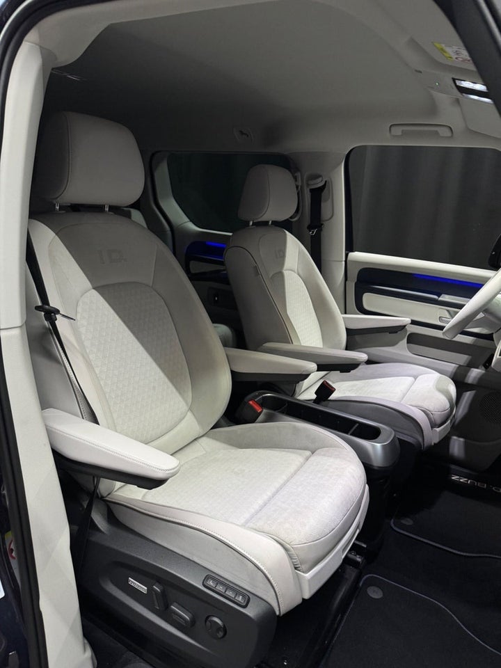 VW ID.Buzz 77 Pro SWB 5d