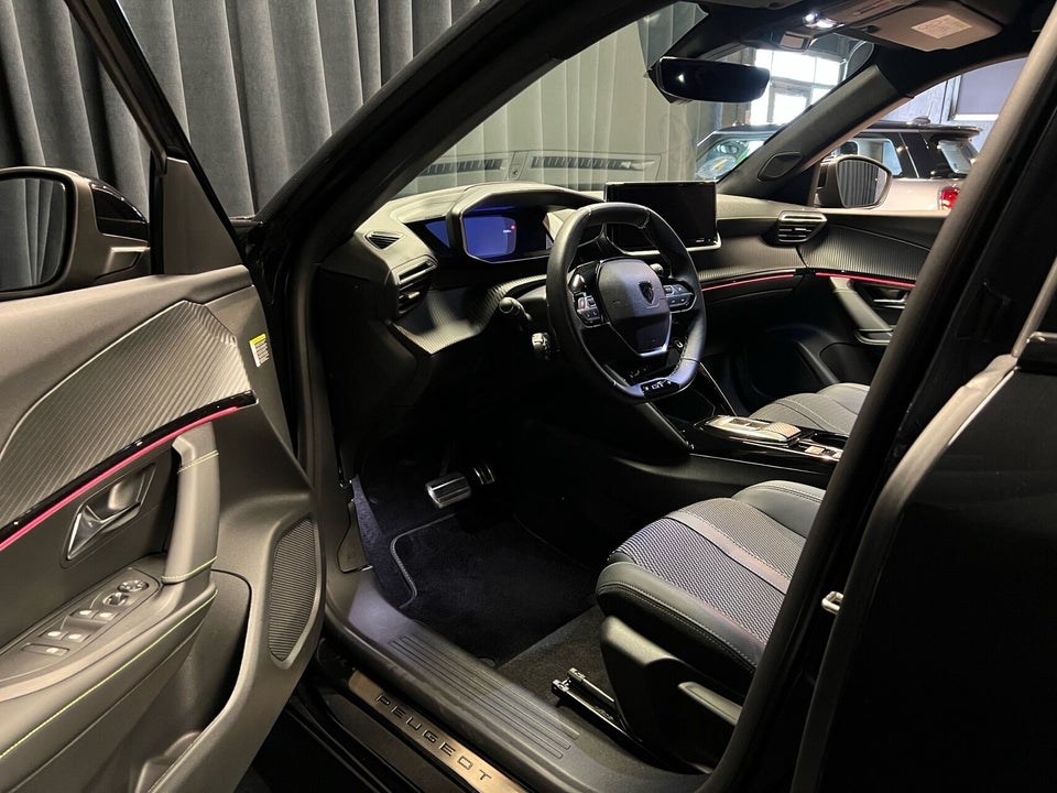 Peugeot e-2008 54 GT 5d