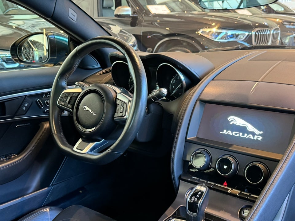 Jaguar F-Type 2,0 P300 Coupé aut. 2d