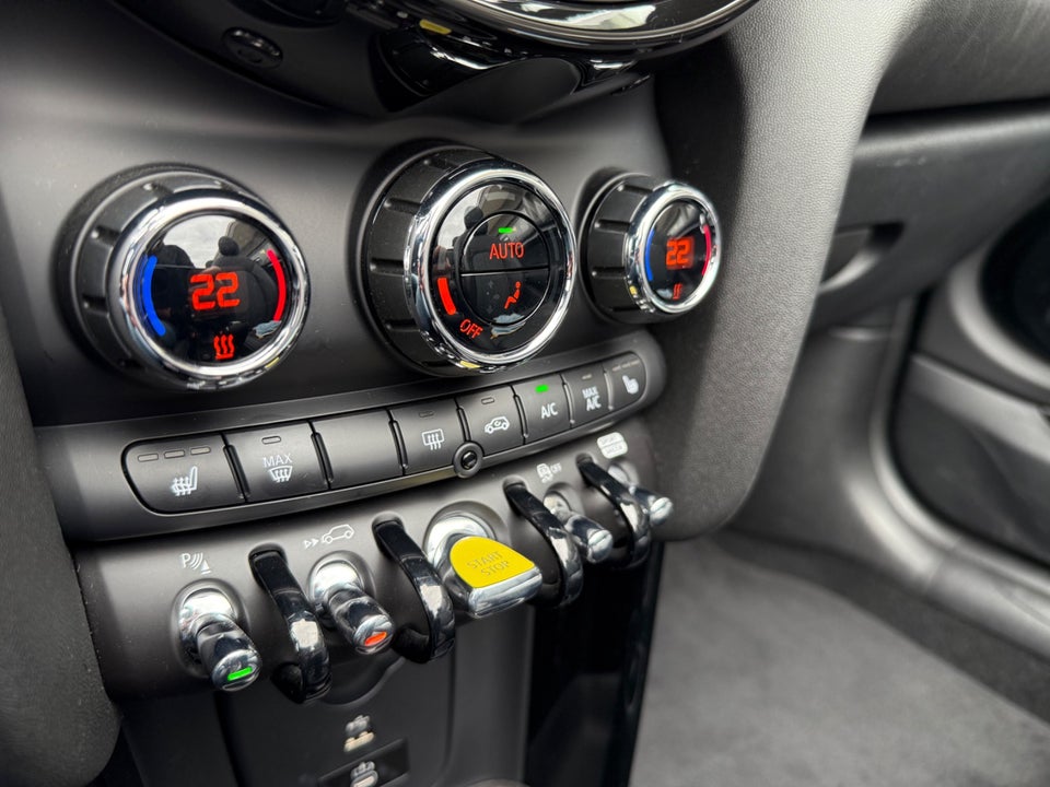 MINI Cooper SE Cabriolet 2d