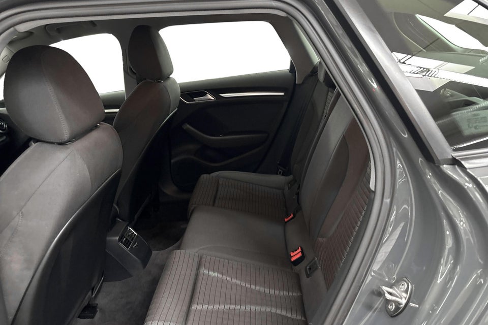 Audi A3 40 TFSi Sport Limited Sportback S-tr. 5d