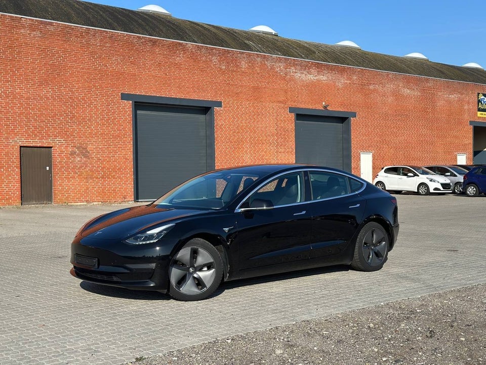 Tesla Model 3 Long Range AWD 4d