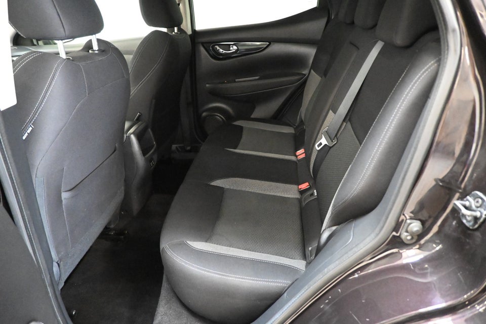 Nissan Qashqai 1,3 Dig-T 140 N-Connecta 5d