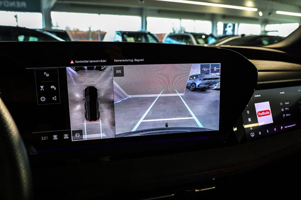 Audi SQ6 e-tron quattro 5d