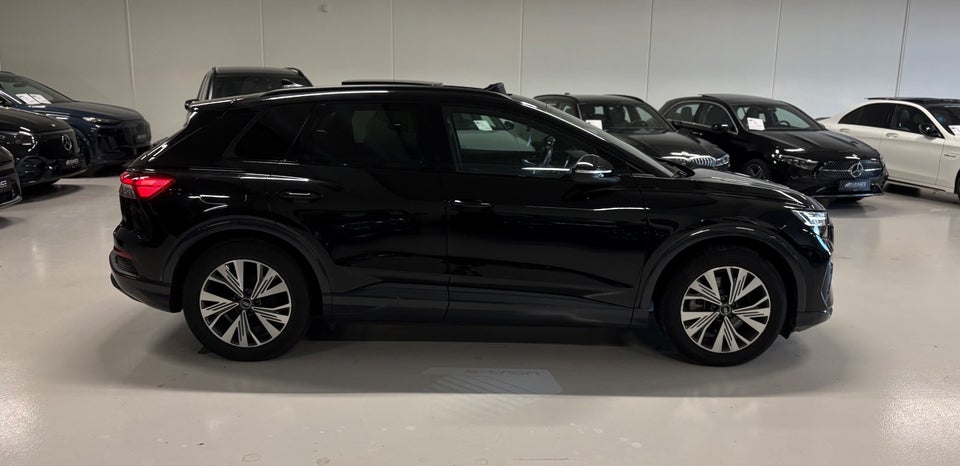 Audi Q4 e-tron 40 S-line 5d