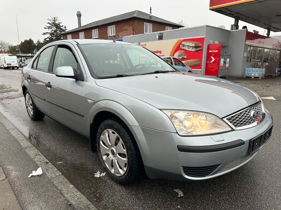 Ford Mondeo 1,8 125 Ambiente 4d