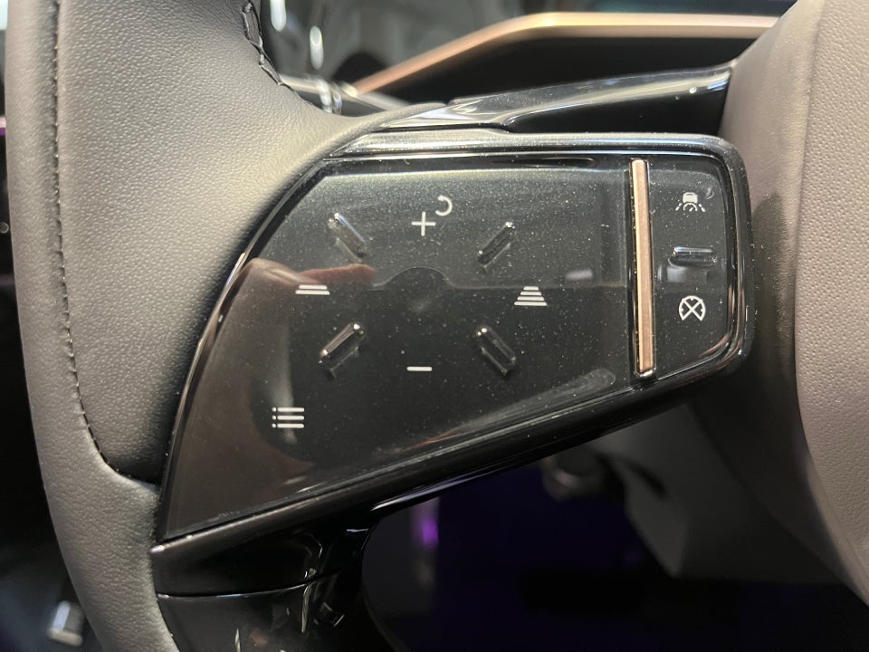 Hongqi EH7 111 Exclusive 4d